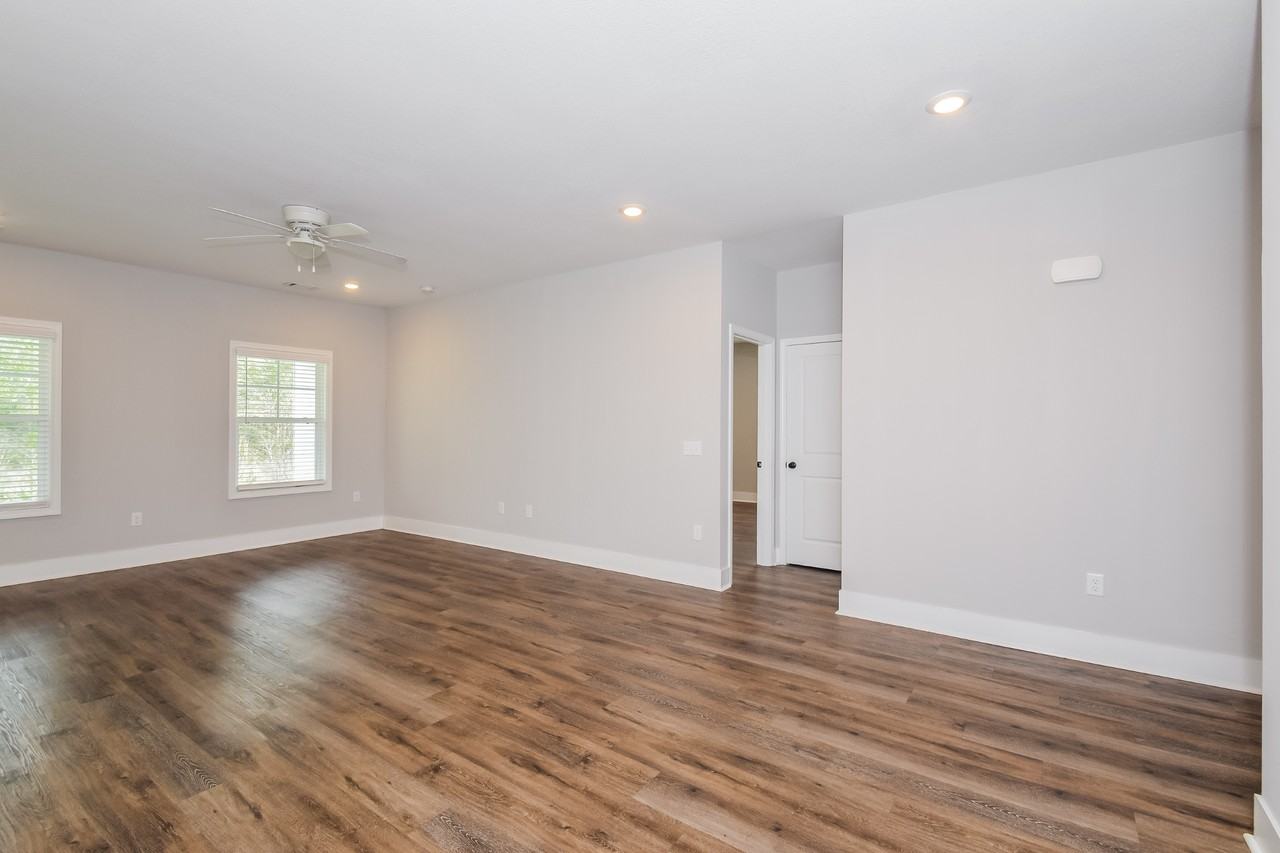1047 Autumns Wood Cir E - Photo 5 of 25