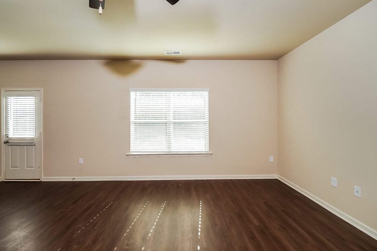 480 Clover Cir - Photo 2 of 31