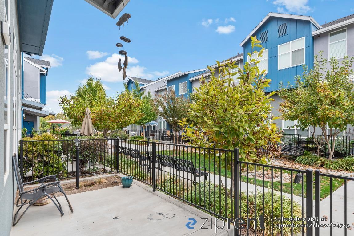 7670 Gennaro Way - Photo 3 of 27