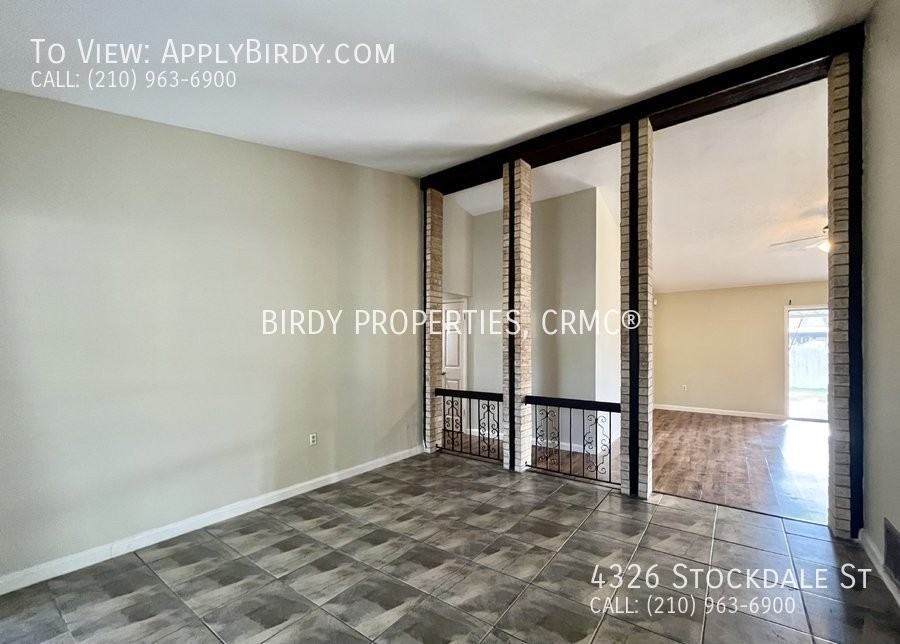 4326 Stockdale St - Photo 3 of 32