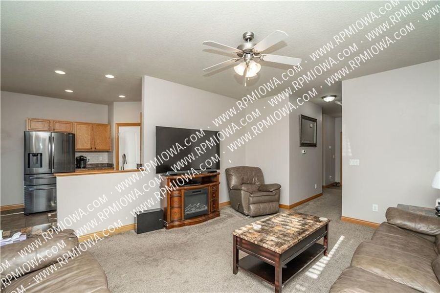 2102 4th Ave Se - Photo 2 of 15