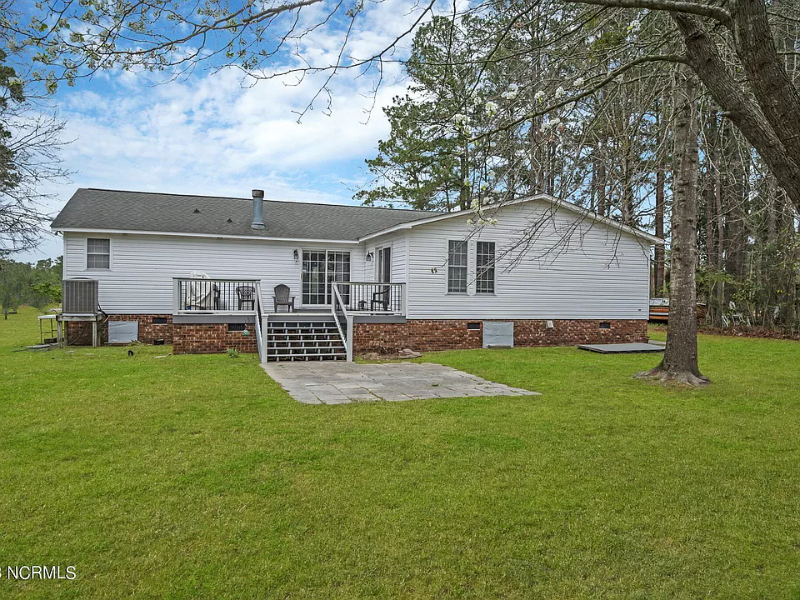 275 Foreman Ln - Photo 2 of 20