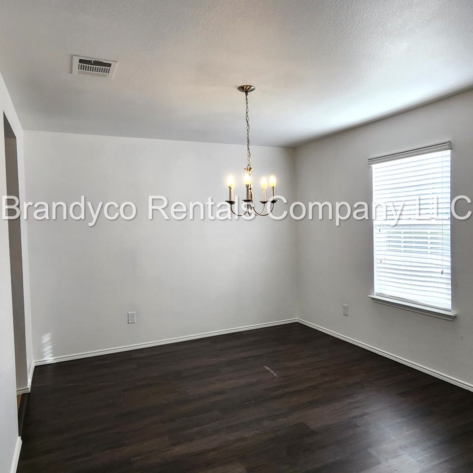 411 Taurus Dr #1 - Photo 2 of 28