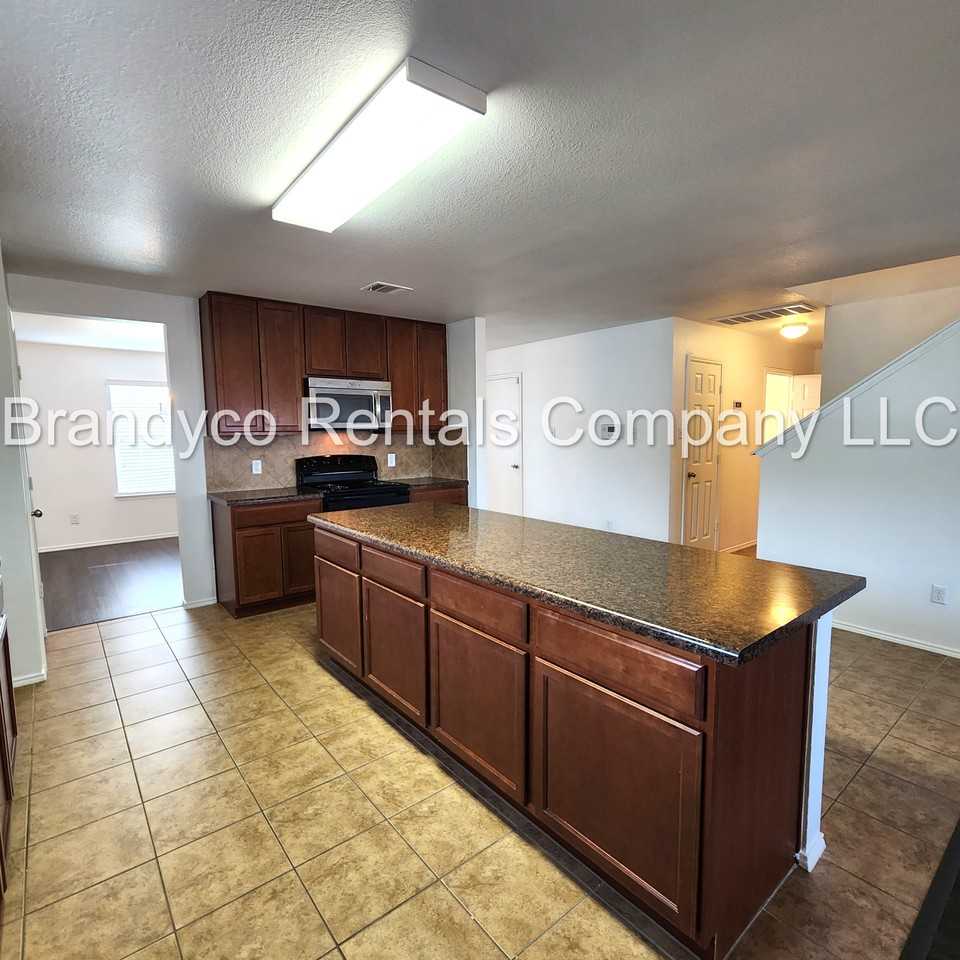411 Taurus Dr #1 - Photo 6 of 28