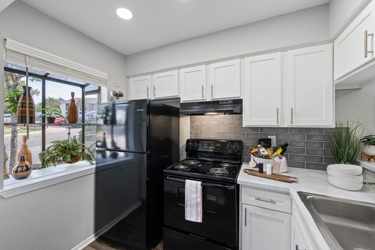 The Hilltop Apartment Homes - Photo 6 of 39