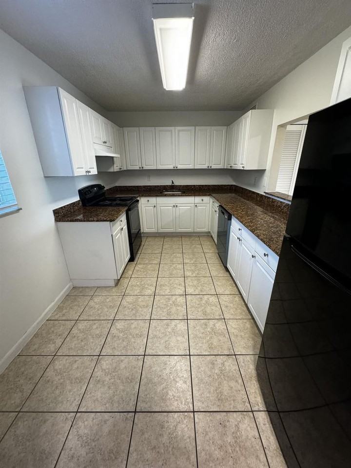 8461 Springtree Dr Apt 407a