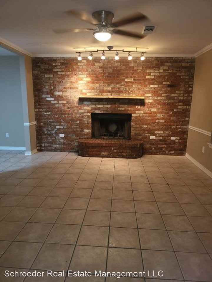 108 N Islandview - Photo 3 of 16