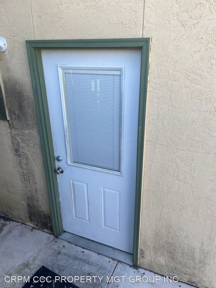 621 Granada Cir 621 - Photo 2 of 16