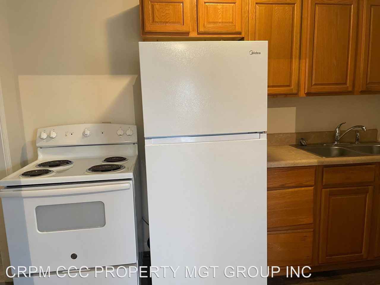 621 Granada Cir 621 - Photo 3 of 16