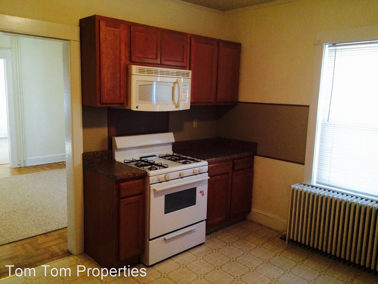 5 Eastman Ave - Photo 2 of 12