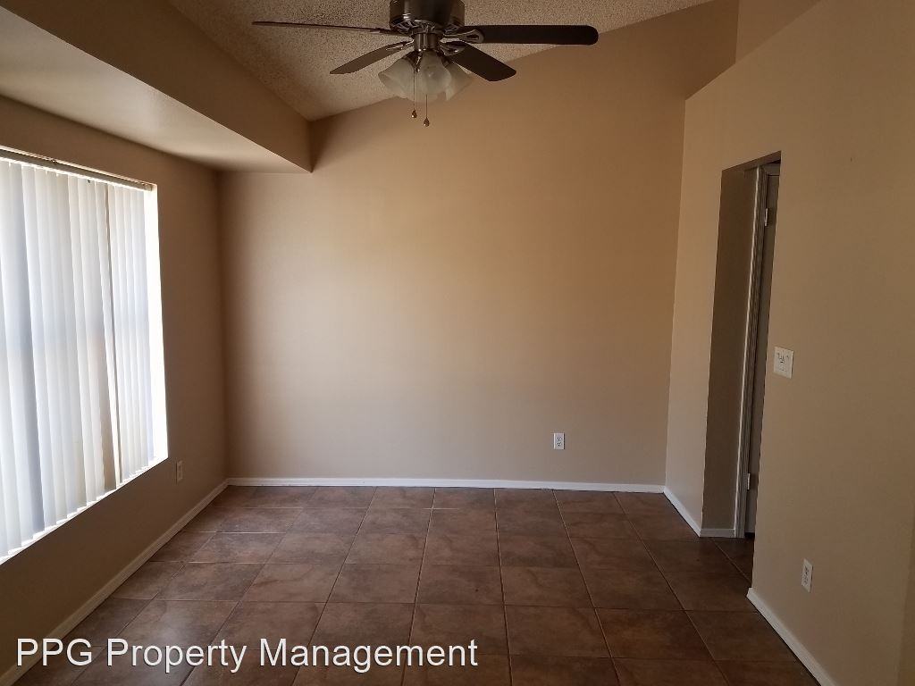 6934 W Brown St - Photo 3 of 13