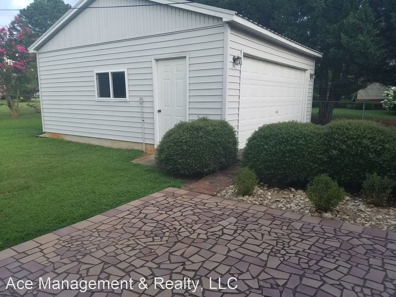 107 Edna St - Photo 2 of 16