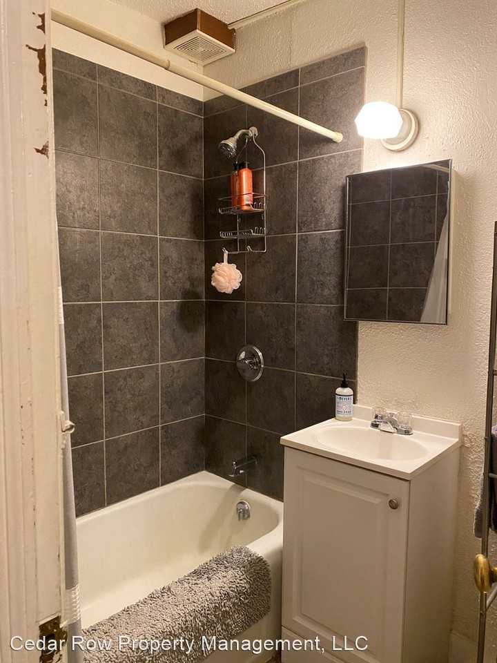 226 7th Ave S - Photo 2 of 6