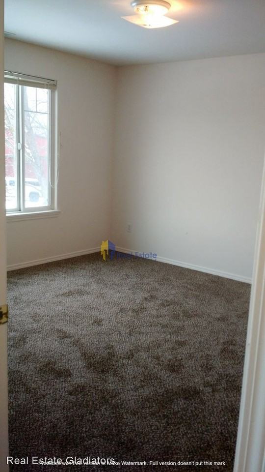 708 Brown St - Photo 3 of 26