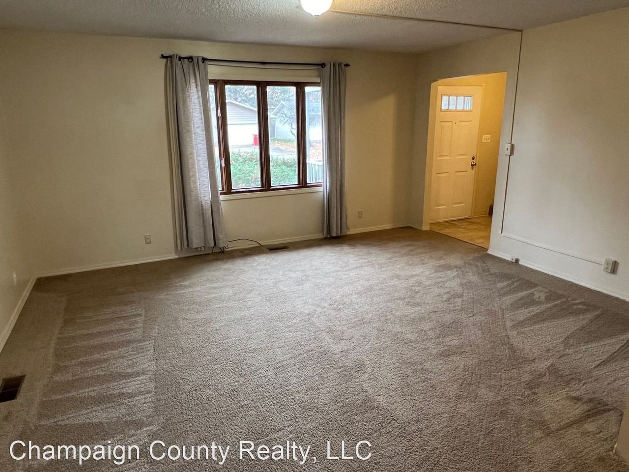 1913 Scottsdale Dr - Photo 3 of 13