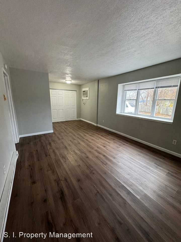 408 Main St - Photo 2 of 6