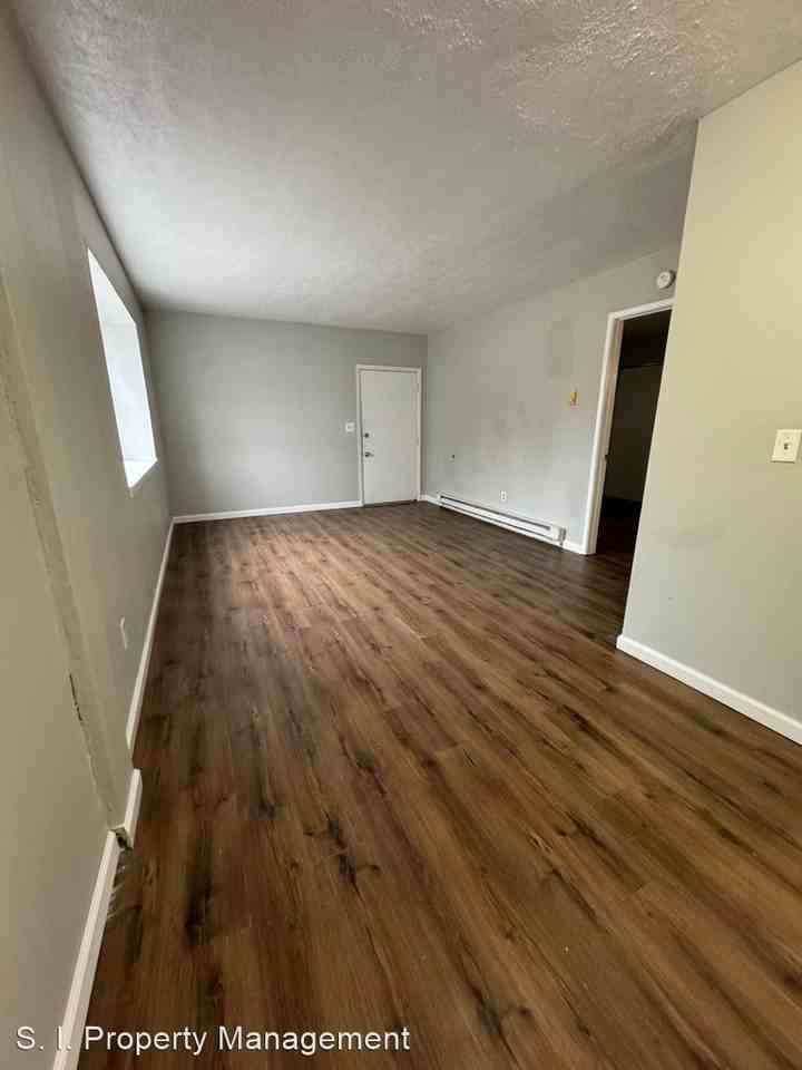 408 Main St - Photo 3 of 6