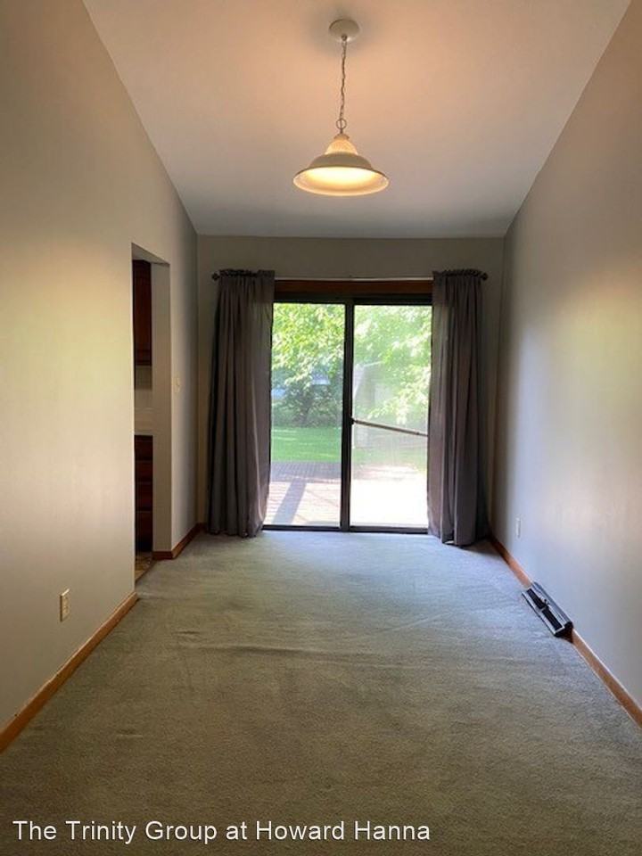 4088 Seigman Ave - Photo 3 of 23