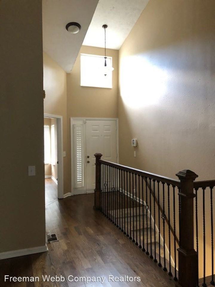 5250 Village Way - Photo 2 of 14