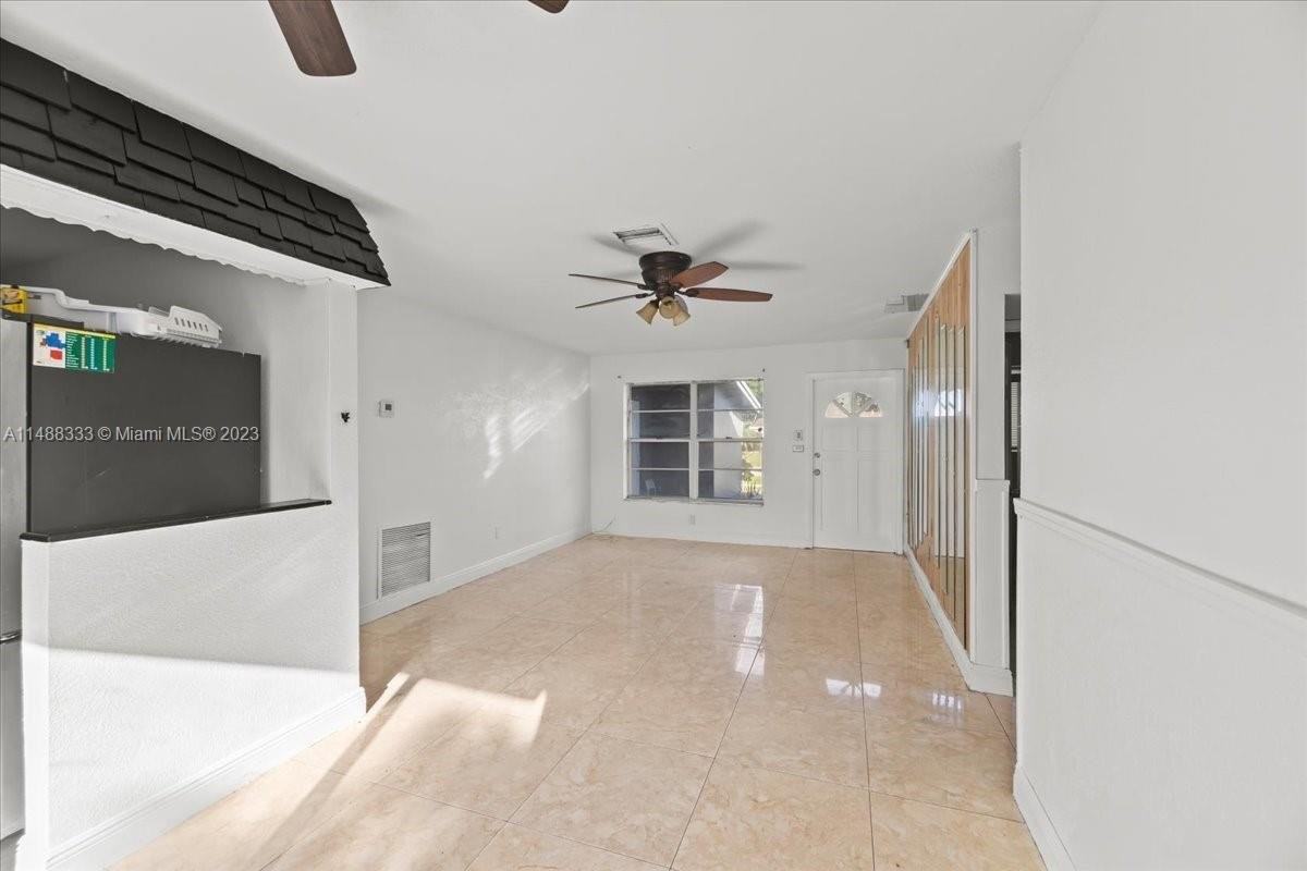 1189 Nw 43rd Ter - Photo 3 of 8