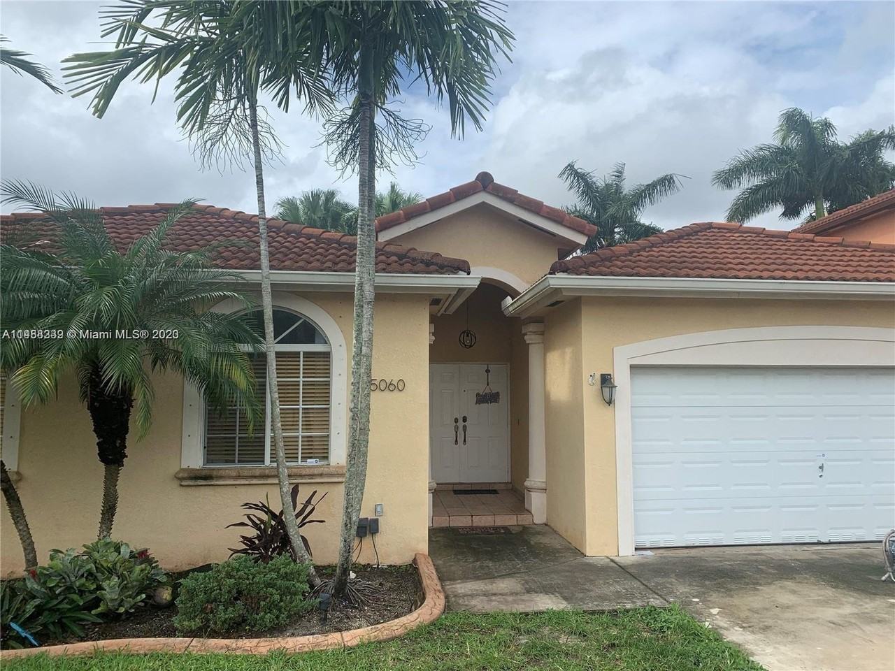 5060 Sw 159th Ave - Photo 2 of 8