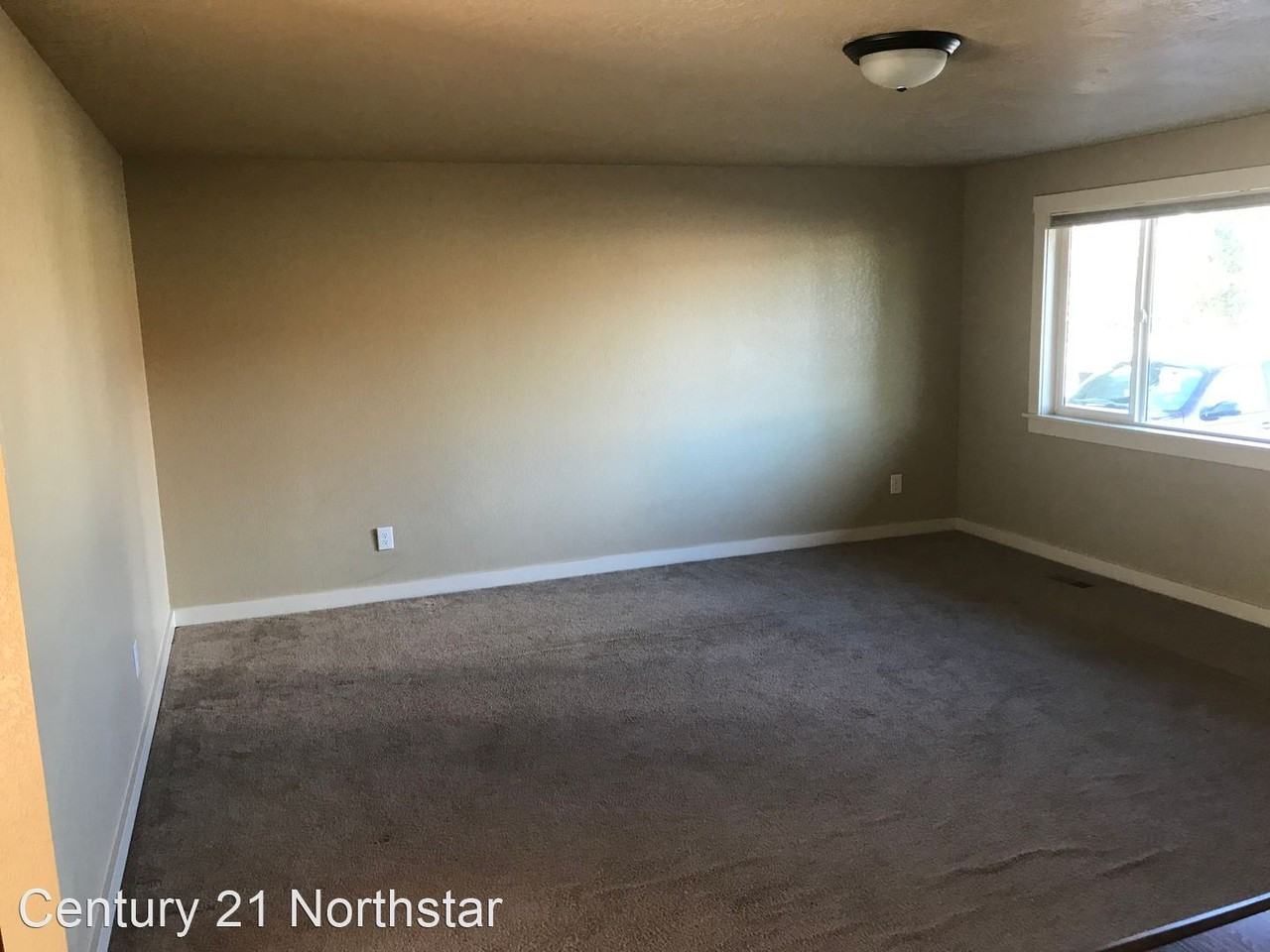 607 C Ave - Photo 2 of 16