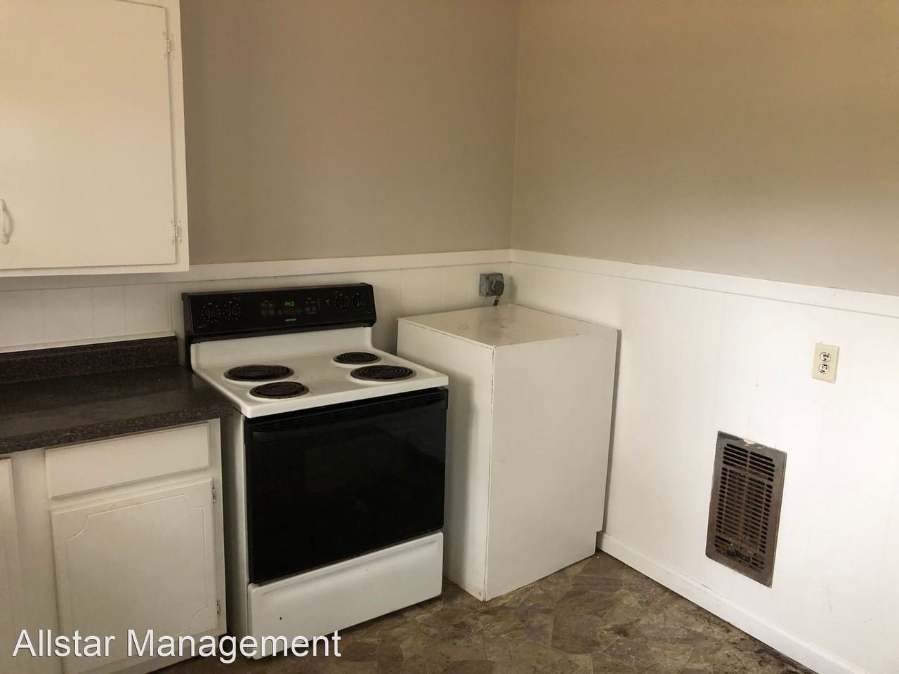 102 Rollins St - Photo 3 of 14