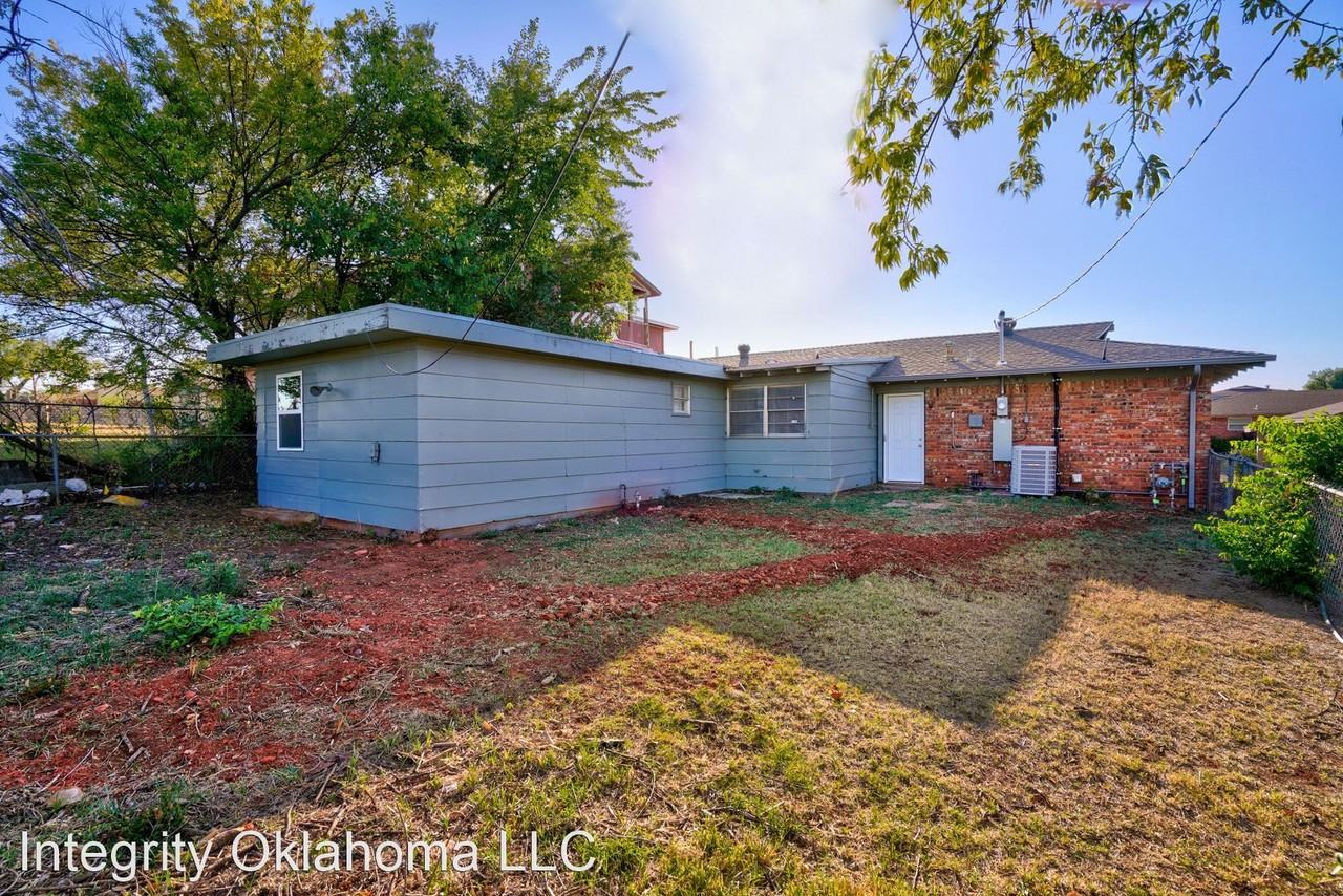 6604 Braniff Dr - Photo 3 of 50