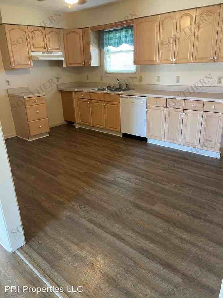 153 Village Cir - Photo 3 of 9