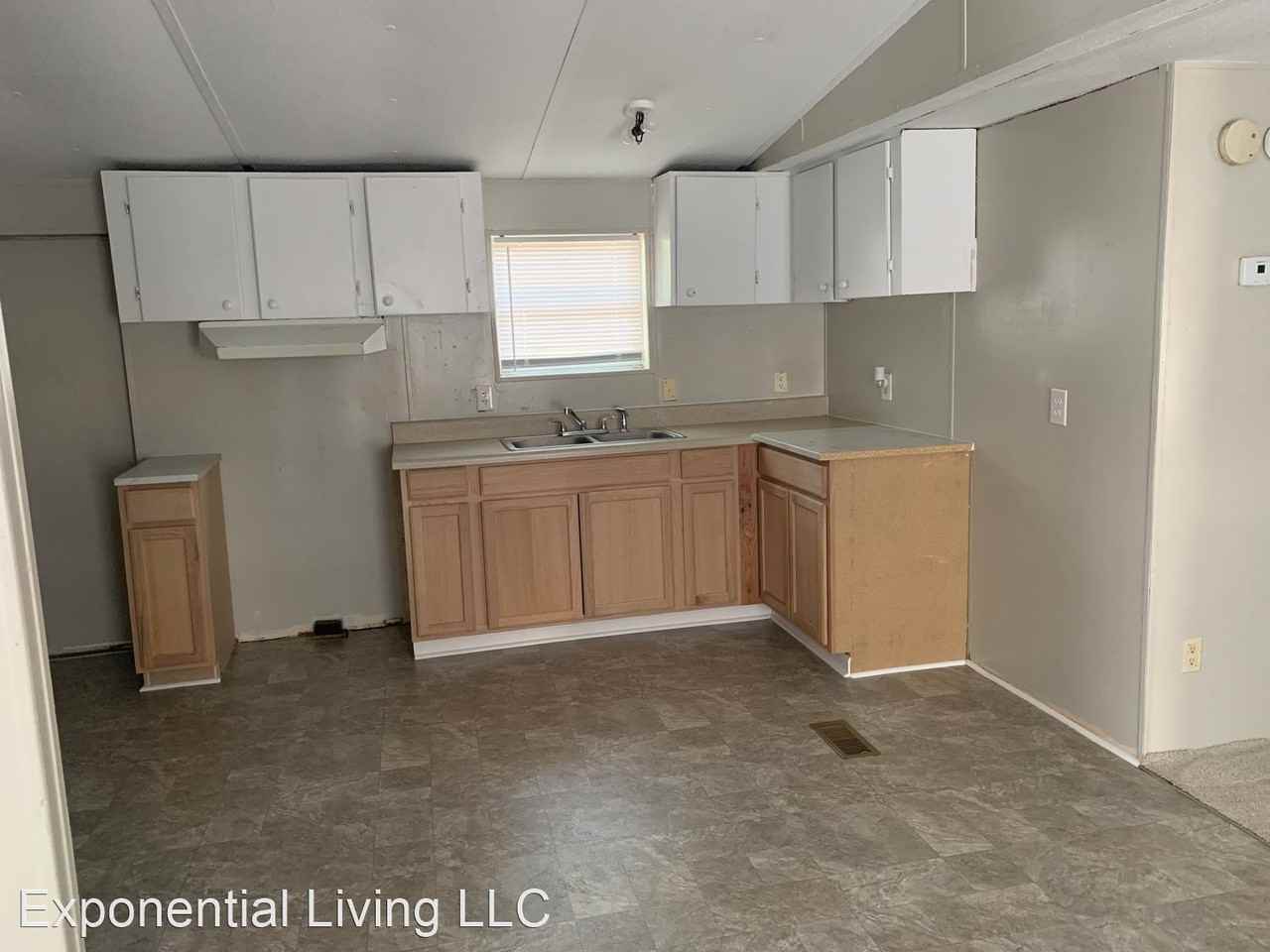 715 W 9th St - Photo 3 of 6