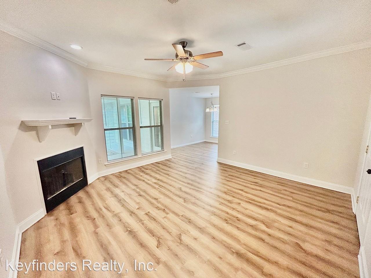 1745 Ravier Ln - Photo 3 of 20