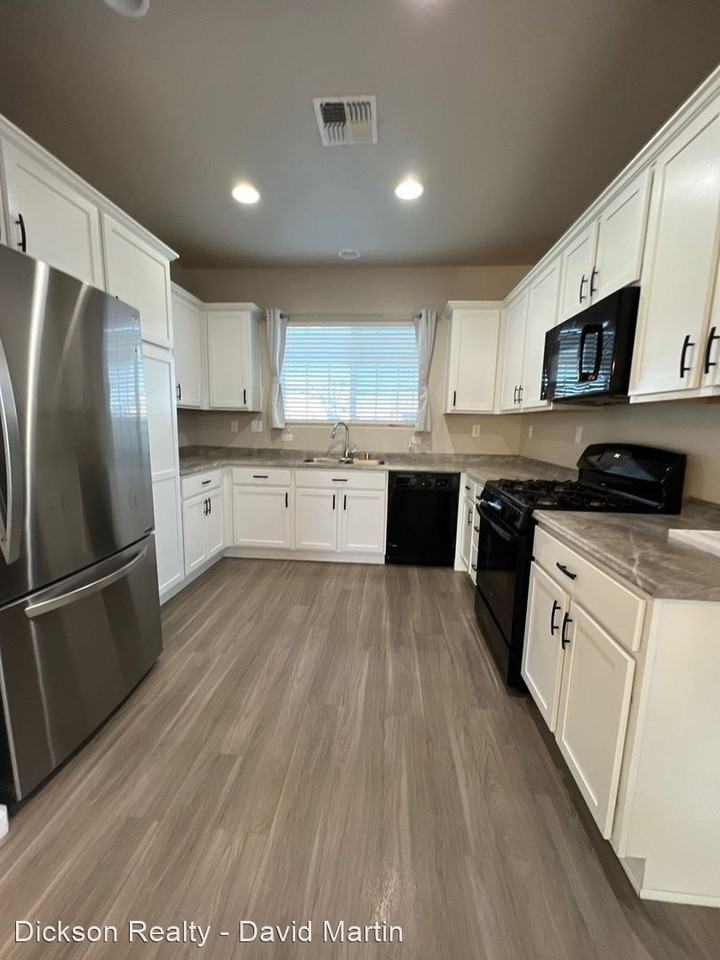161 Walnut Dr - Photo 2 of 30
