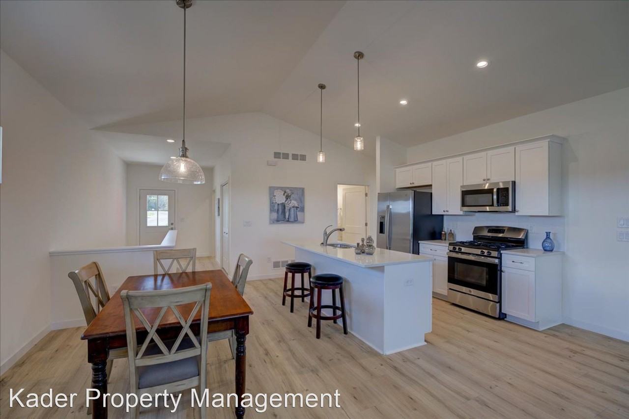 1200 Tivoli Cir - Photo 3 of 22