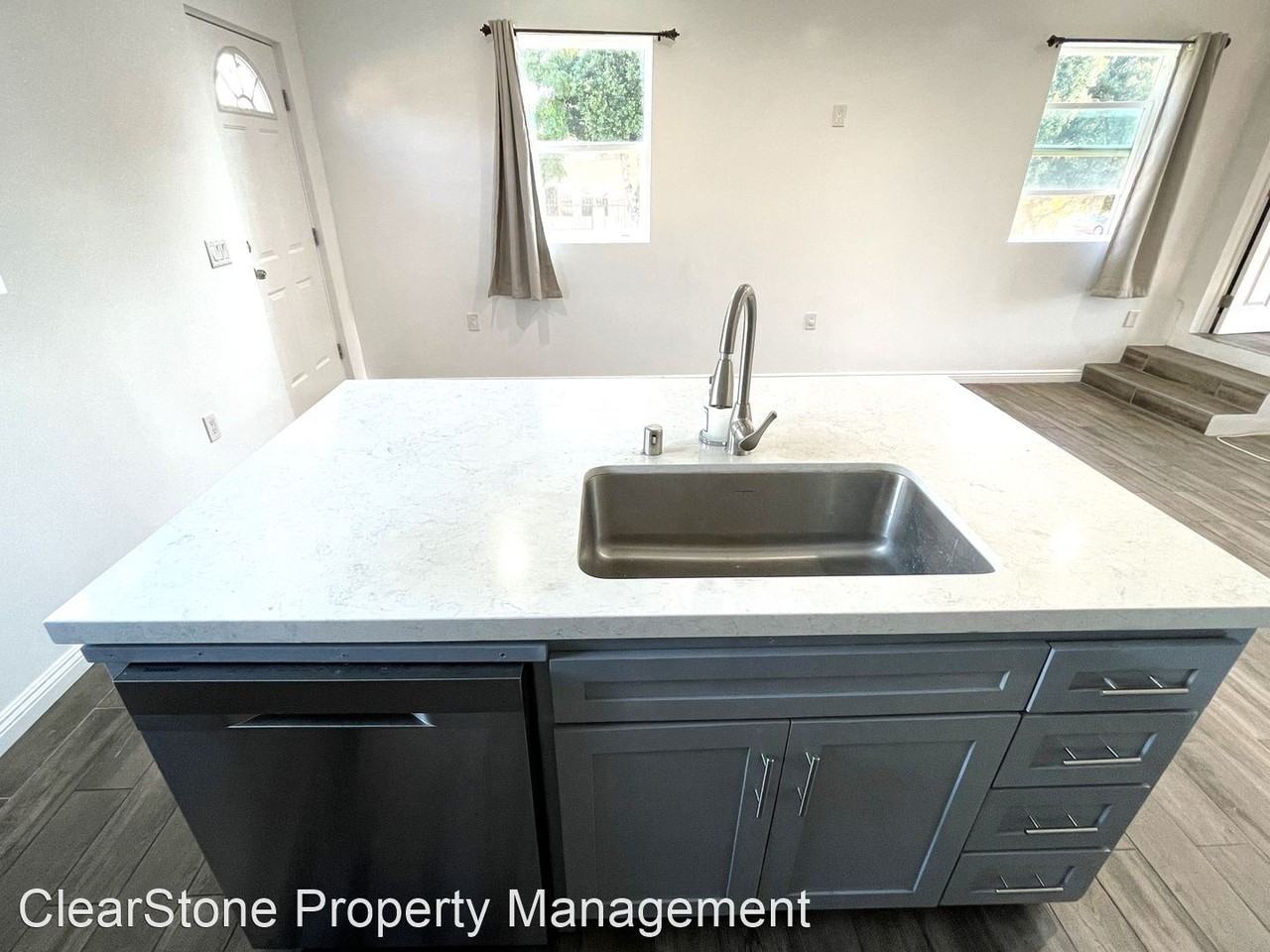 11032 Omelveny Ave - Photo 3 of 11