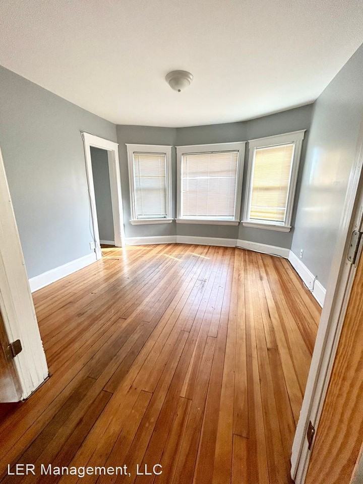 5426 16th Ave - Photo 2 of 14