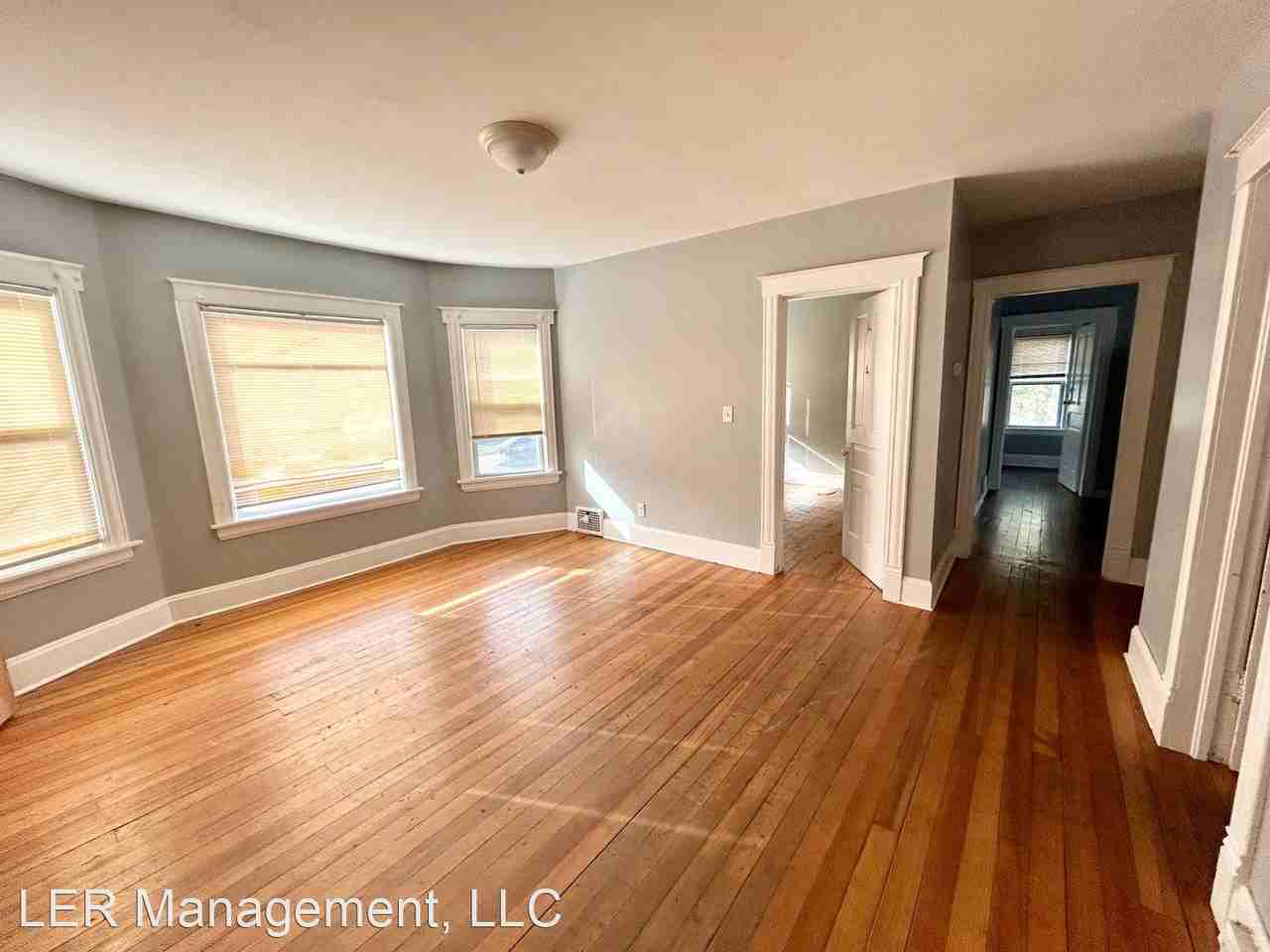 5426 16th Ave - Photo 3 of 14