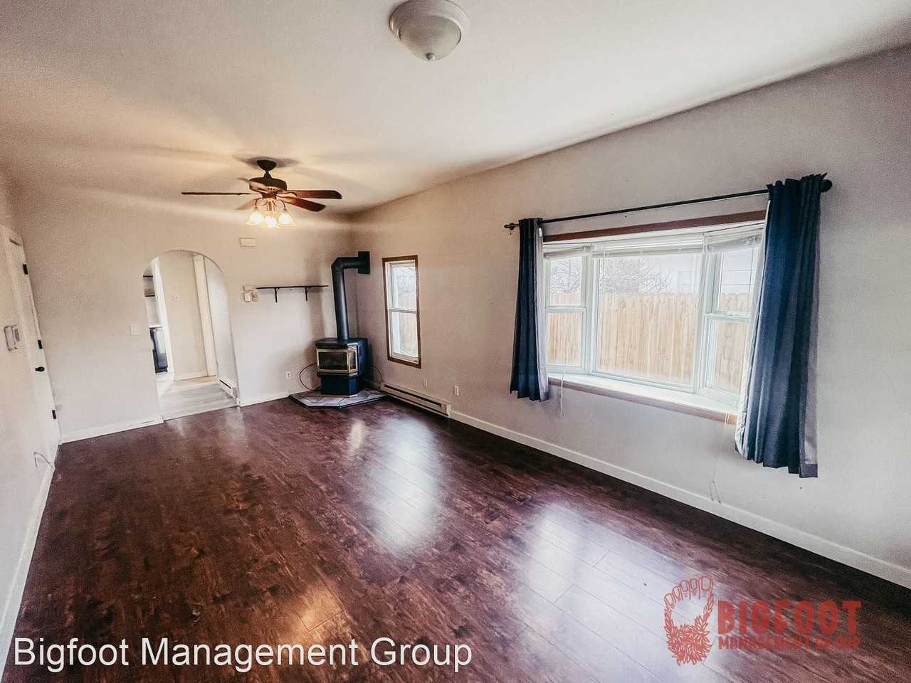 203 E Pacific St - Photo 2 of 10