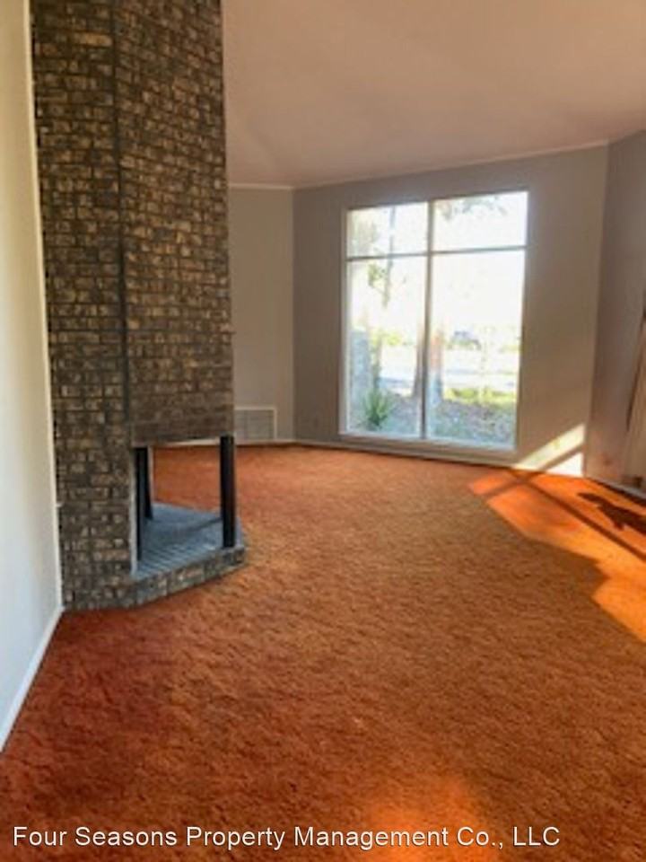 8600 Bayou Castelle Dr - Photo 2 of 10