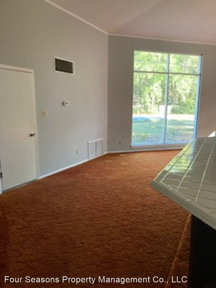 8600 Bayou Castelle Dr - Photo 3 of 10