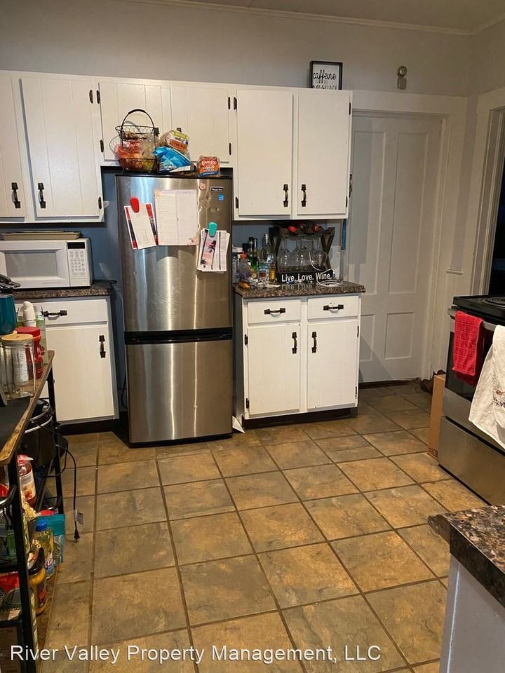 195 State St - Photo 3 of 7