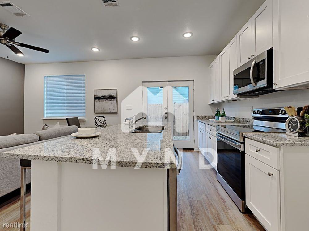 303 Briarwood Dr - Photo 2 of 22
