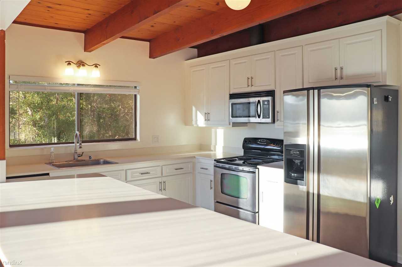 10 Mooring Rd - Photo 3 of 15