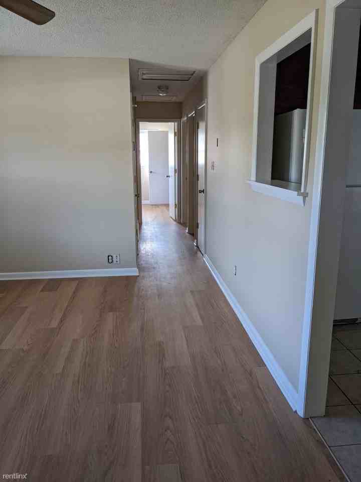 128 Sandy Way - Photo 3 of 9