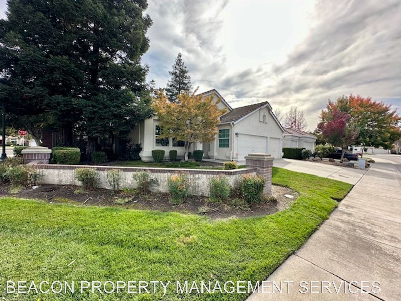 10703 Fire Island Cir - Photo 2 of 40