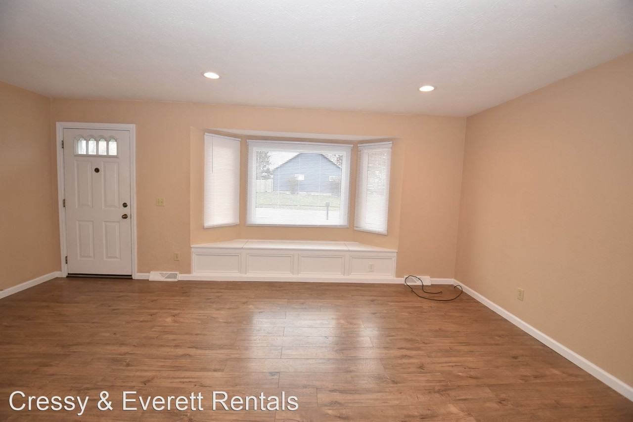 2830 Arrowhead Dr - Photo 2 of 29