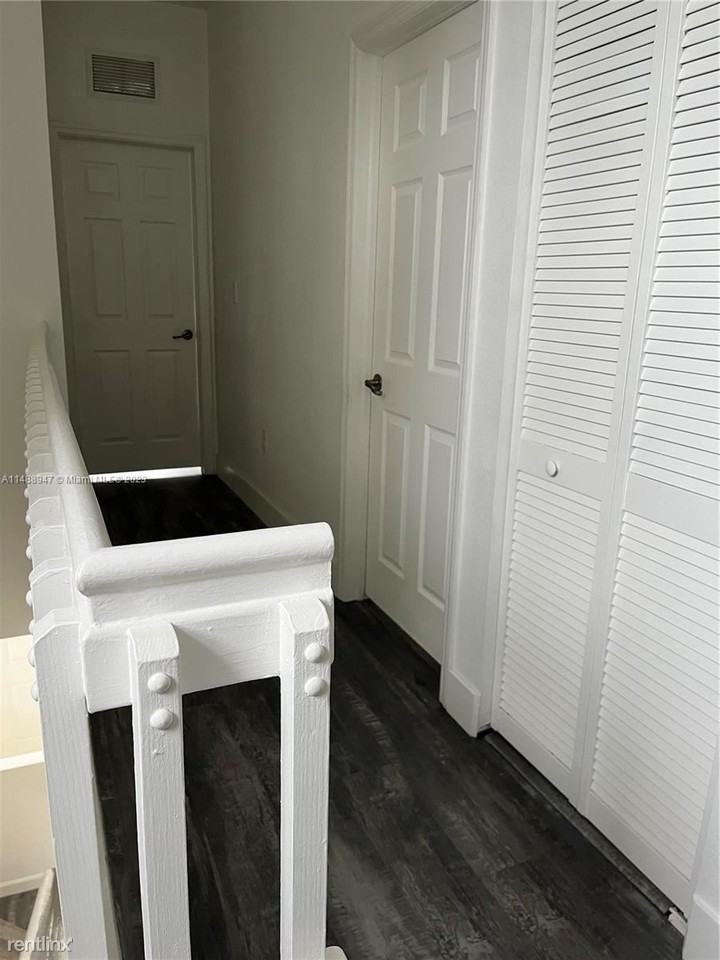 24804 Sw 116th Ave - Photo 2 of 11