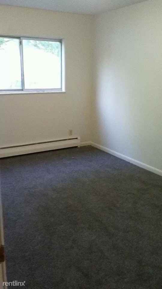 2225 Weiss St - Photo 2 of 11