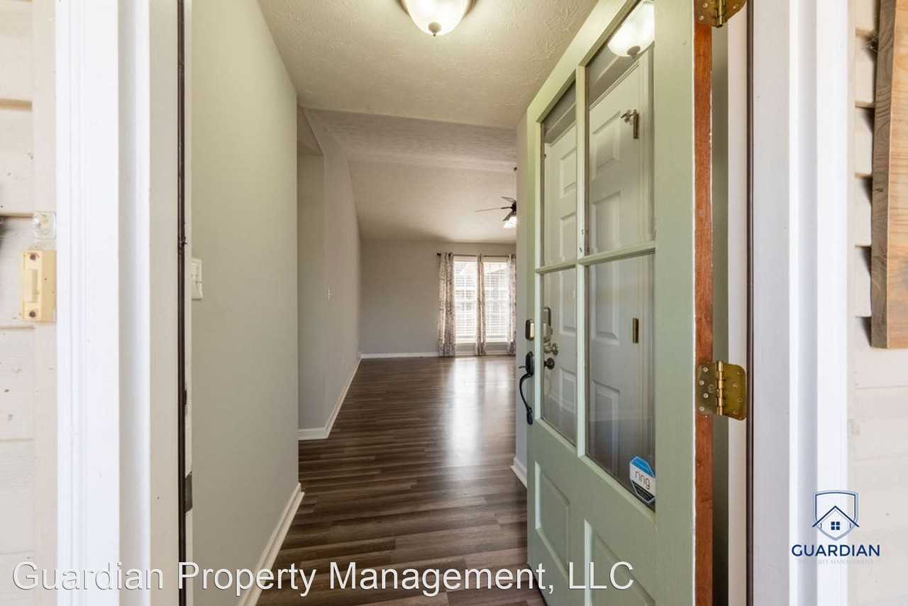 3071 Lakeview Cir - Photo 2 of 14