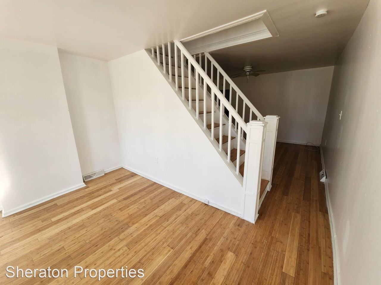 729 Center St - Photo 2 of 12