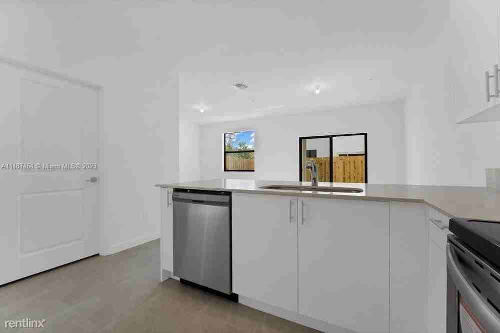 286 Sw 159th Pl #286 - Photo 3 of 25